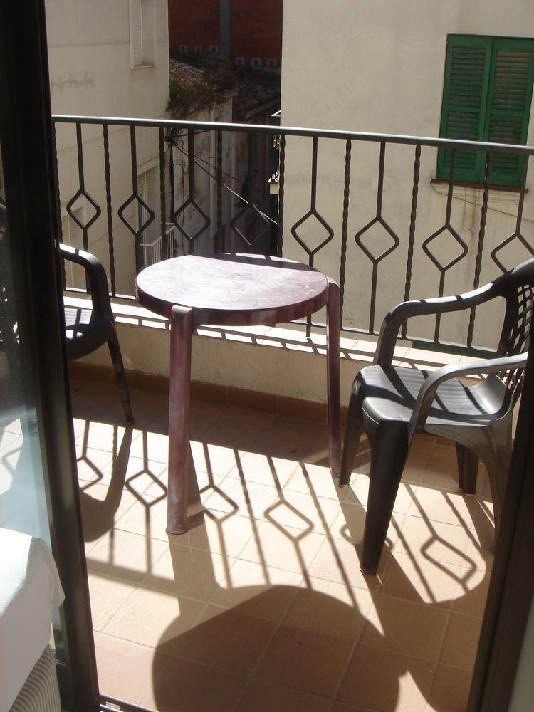 Hostal Vila Del Mar Lloret de Mar Zewnętrze zdjęcie